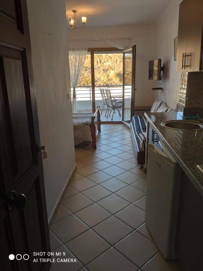 Studio Avec Piscine Et Wifi A Cabonegro Cabo Negro Exteriör bild