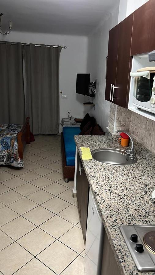 Studio Avec Piscine Et Wifi A Cabonegro Cabo Negro Exteriör bild